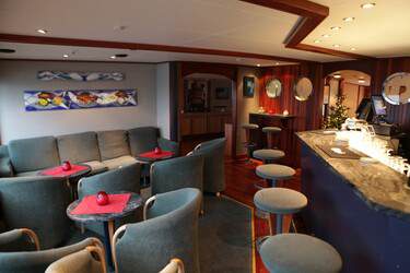 Hurtigruten MS Nordstjernen - Bar, Credit. Tor Arne Åsen.JPG